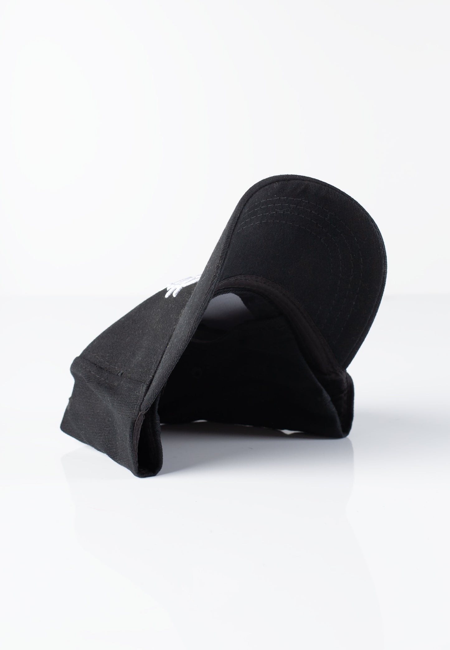 Kerstin Ott - Katze Waltraut - Cap | Neutral-Image