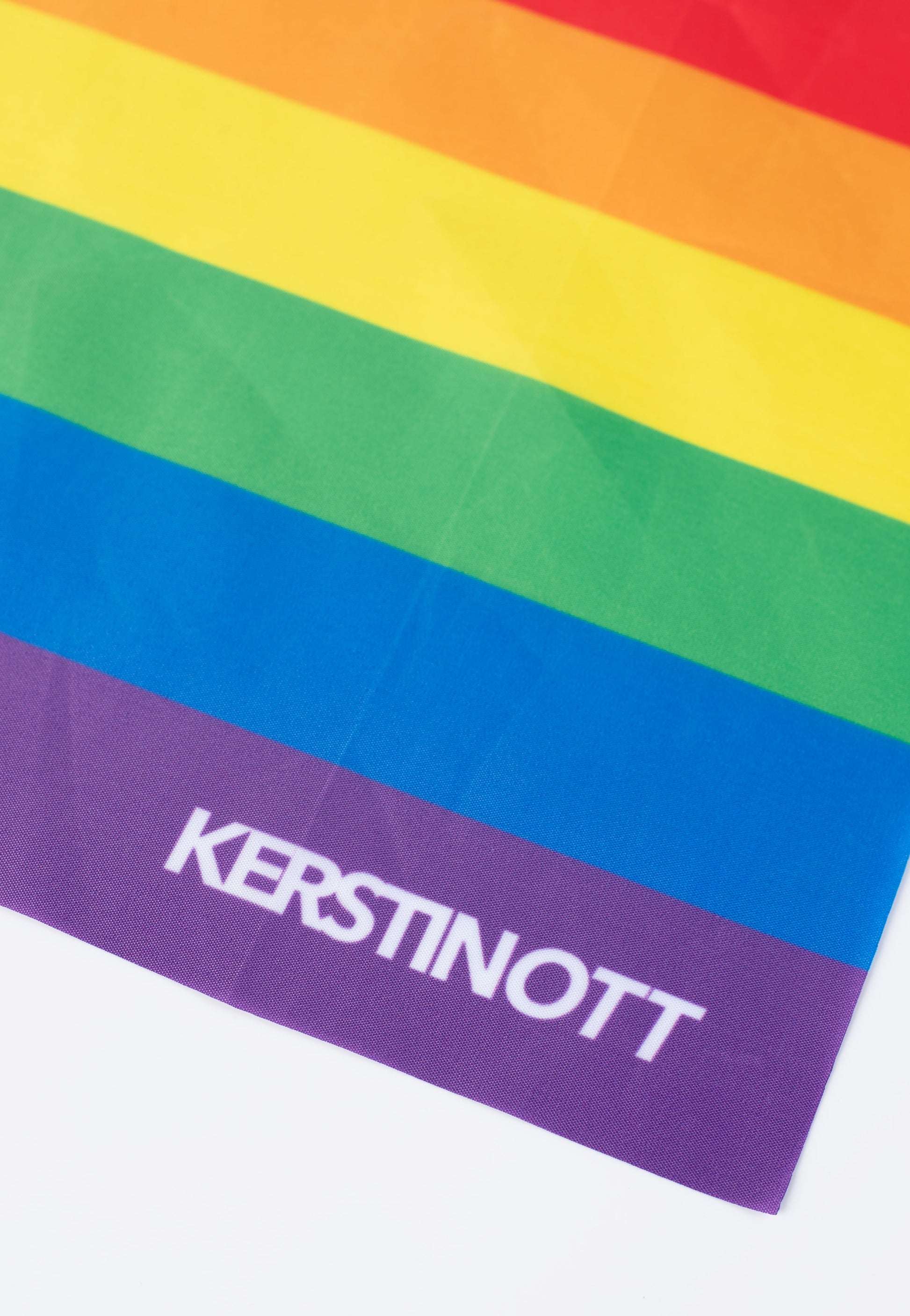 Kerstin Ott - Regenbogen - Fahne | Neutral-Image