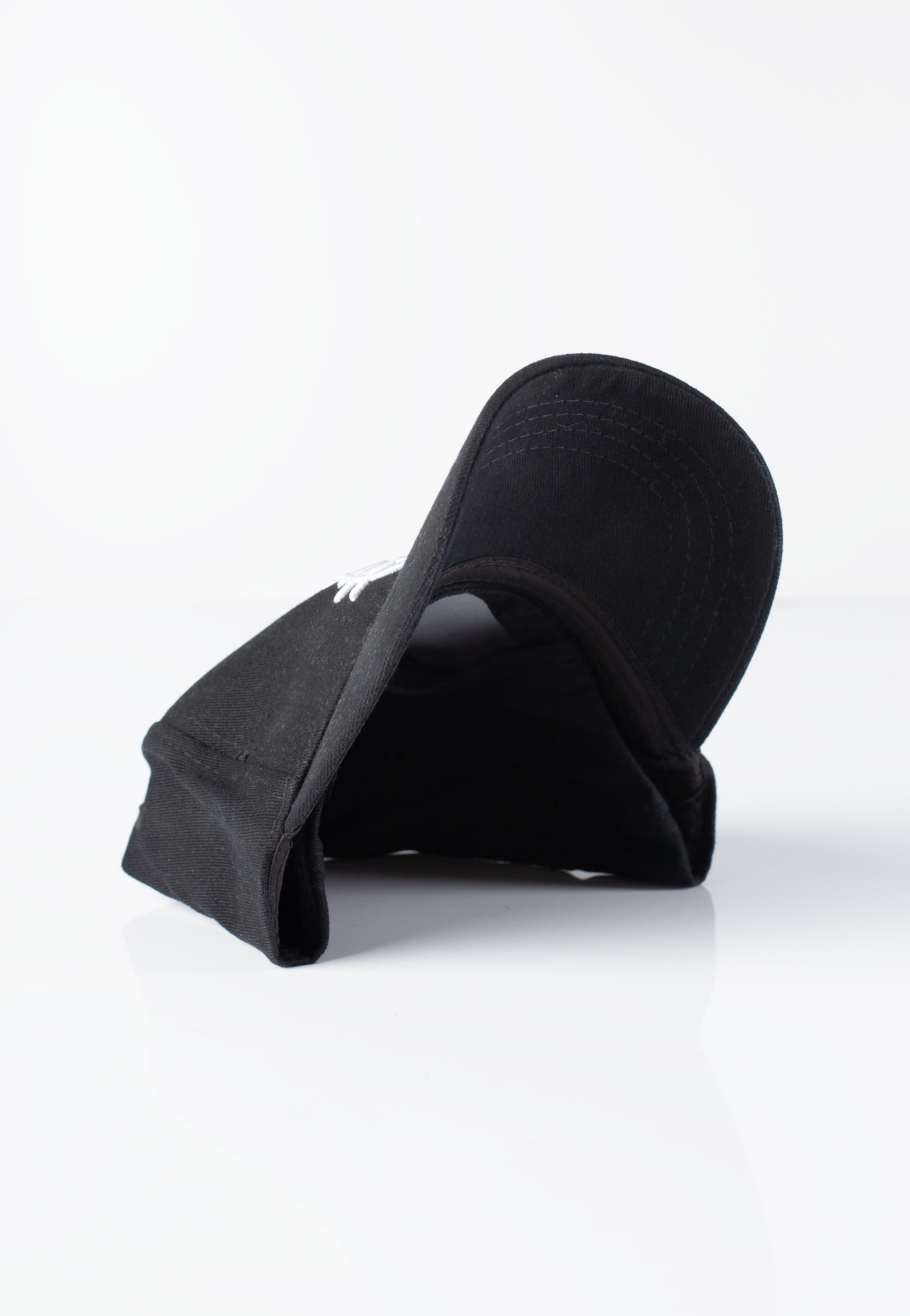 Kerstin Ott - Katze Waltraut - Cap | Neutral-Image